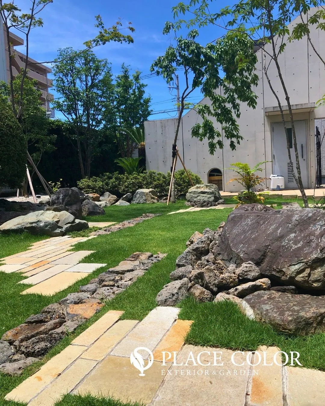 静と動が調和する庭園空間🎨🌿