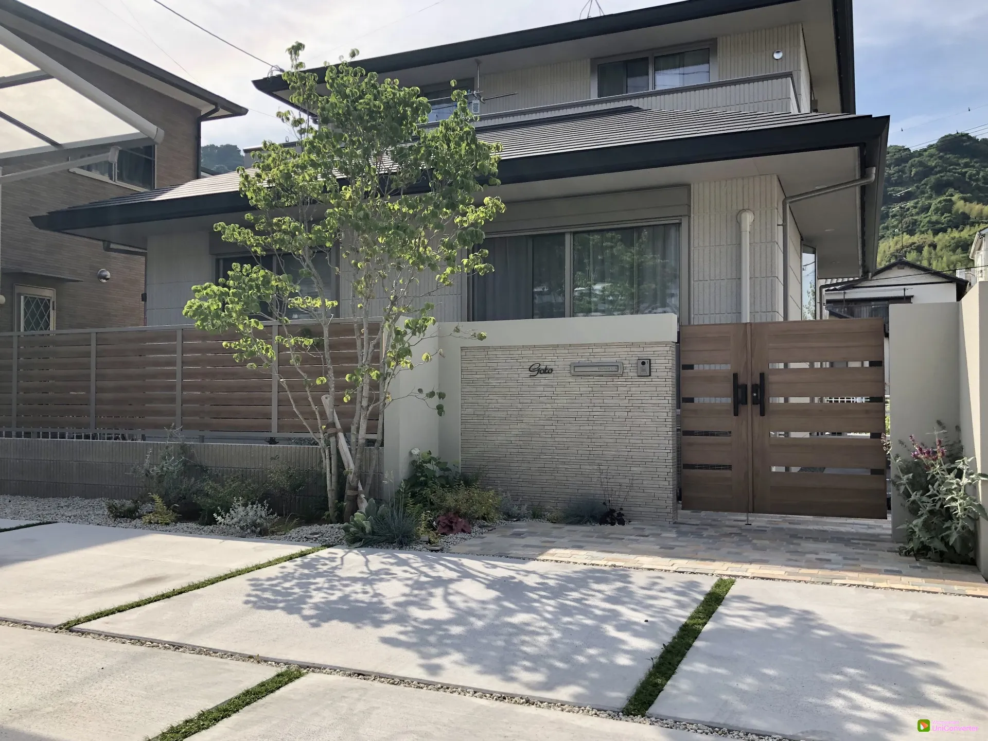 静岡市　ナチュラルモダンスタイルのクローズドエクステリア