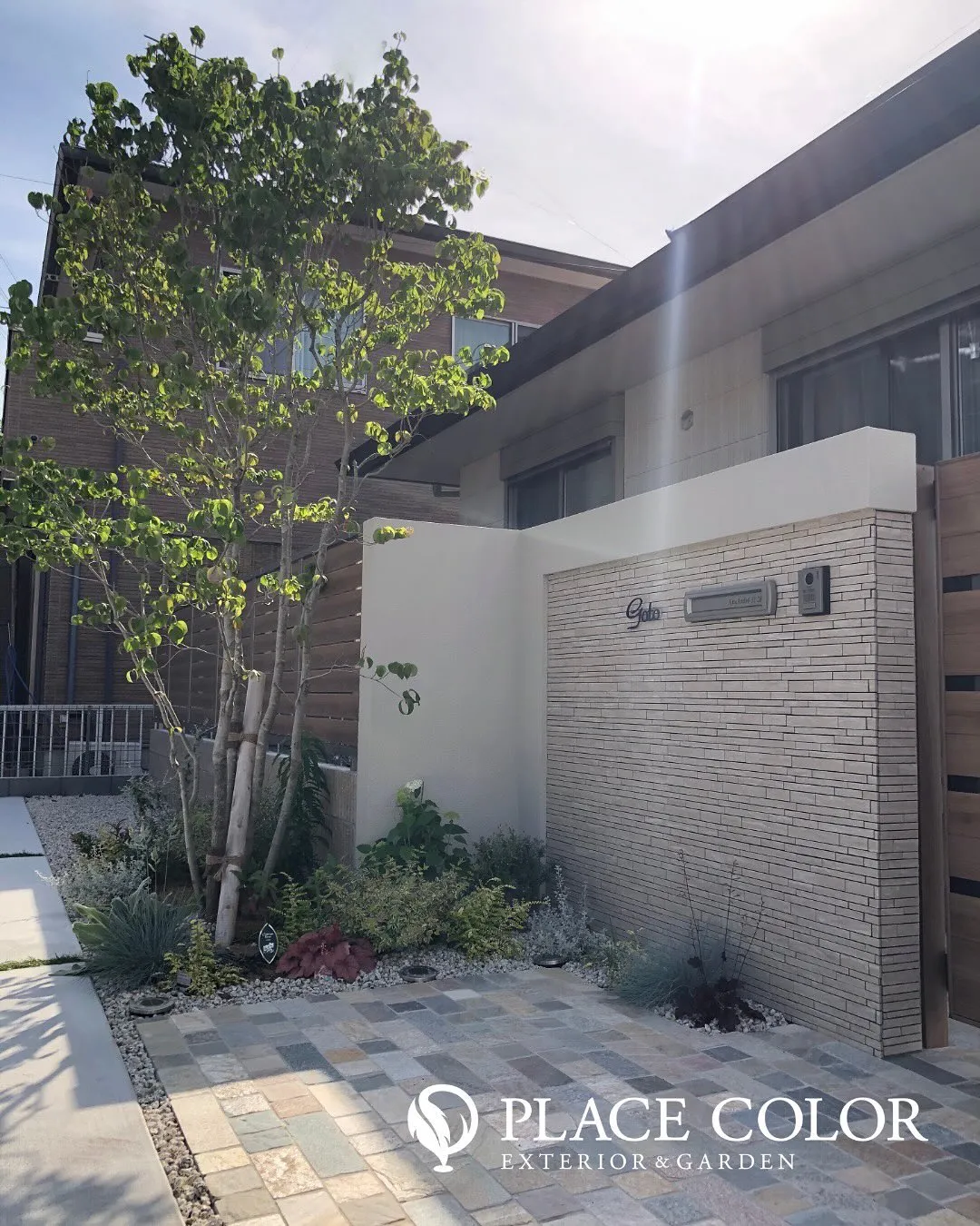 ナチュラルモダンスタイルのクローズドエクステリア🌿 