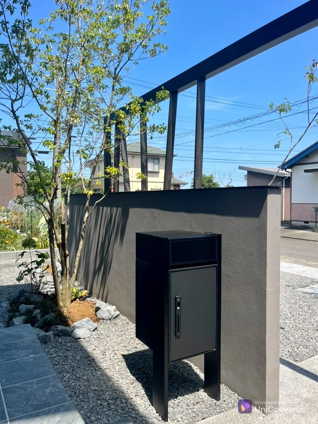 宅配ボックスも完備