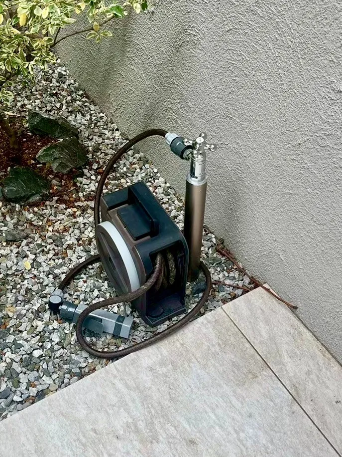 ミニマムサイズの立水栓。便利です。