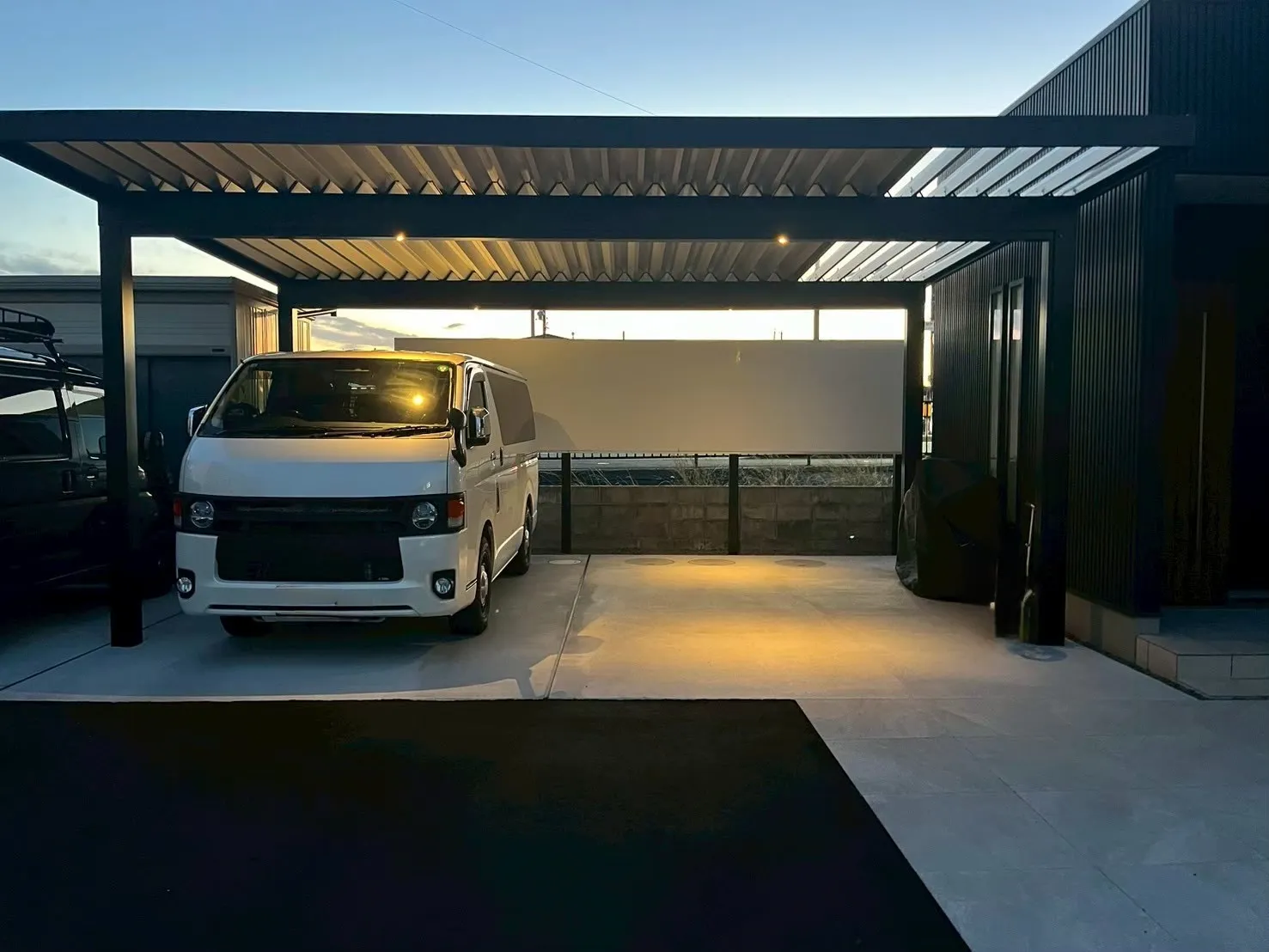 ダウンライトが光の演出と機能性を高めます