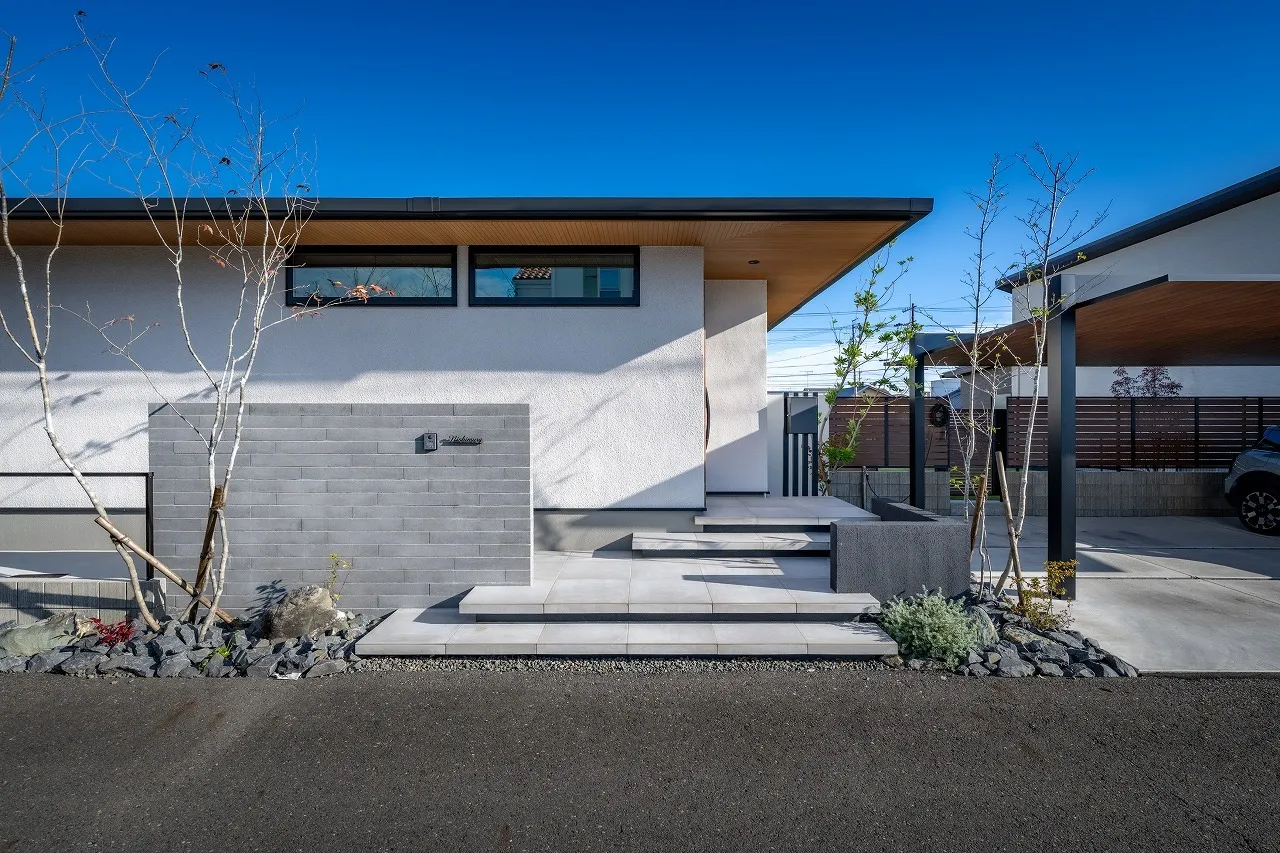 藤枝市　水平ラインで整える、平屋の外構デザイン